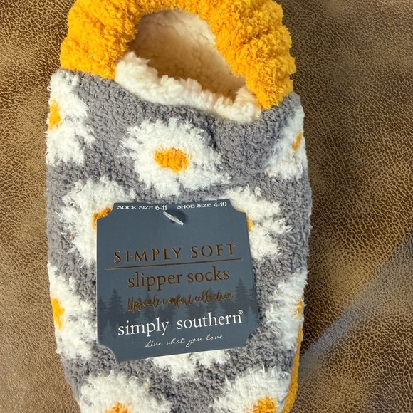 Simply Southern Yellow and Gray Slipper Socks - Picture 1 of 2